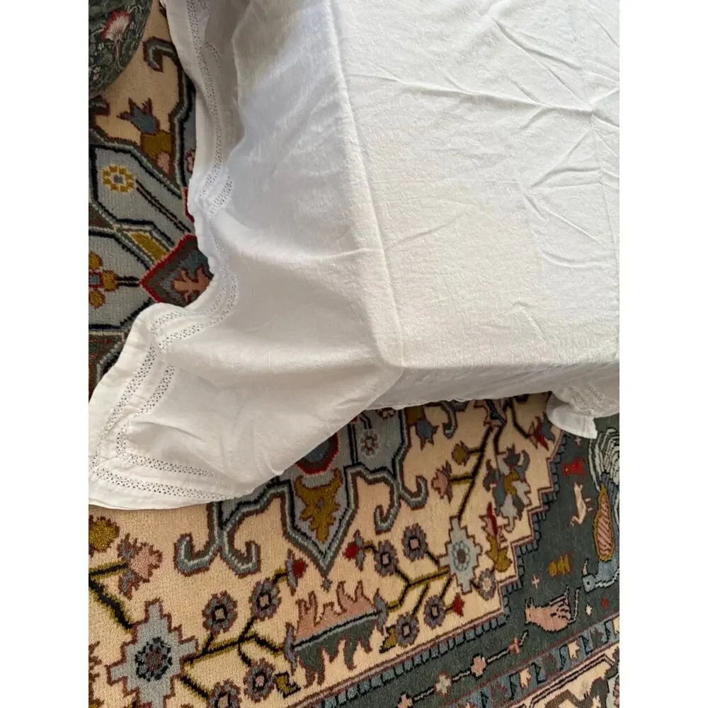 Nicole Miller Rectangular White Linen Tablecloth Crochet Trim